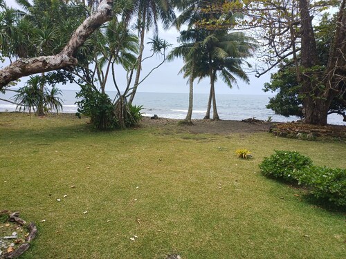 Hitira lodge peninsula