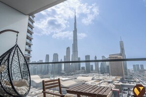 Appartement luxueux, balcon, vue sur la ville | Vue du balcon