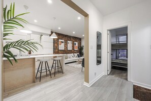 Interior - URBAN OASIS 4 BEDROOMS UNIT IN QUIET NEIGHBORHOOD (Montréal)
