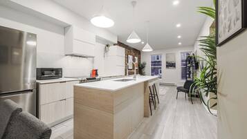 Mikrowelle, Ofen, Herdplatte, Geschirrspüler