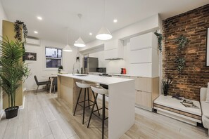 Interior - URBAN OASIS 4 BEDROOMS UNIT IN QUIET NEIGHBORHOOD (Montréal)