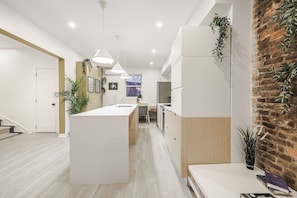 Interior - URBAN OASIS 4 BEDROOMS UNIT IN QUIET NEIGHBORHOOD (Montréal)