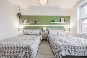4 bedrooms, iron/ironing board, free WiFi, bed sheets