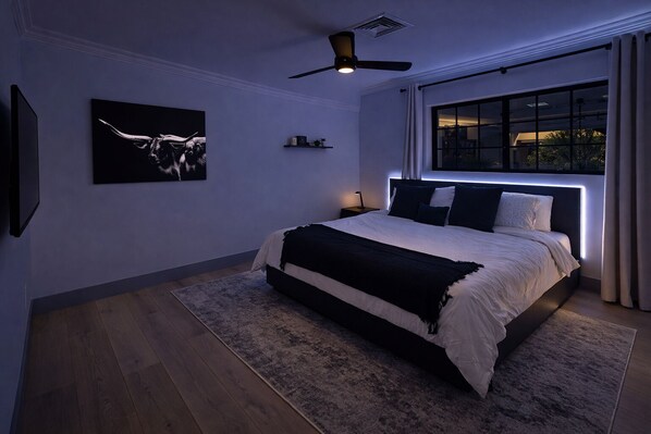 4 bedrooms, desk, iron/ironing board, travel cot - Luxe Scottsdale Oasis: 5 Min to Old Town, Pool, Hot Tub, Gym, Cold plunge (Scottsdale)