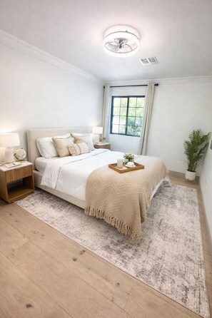 4 bedrooms, desk, iron/ironing board, travel cot - Luxe Scottsdale Oasis: 5 Min to Old Town, Pool, Hot Tub, Gym, Cold plunge (Scottsdale)