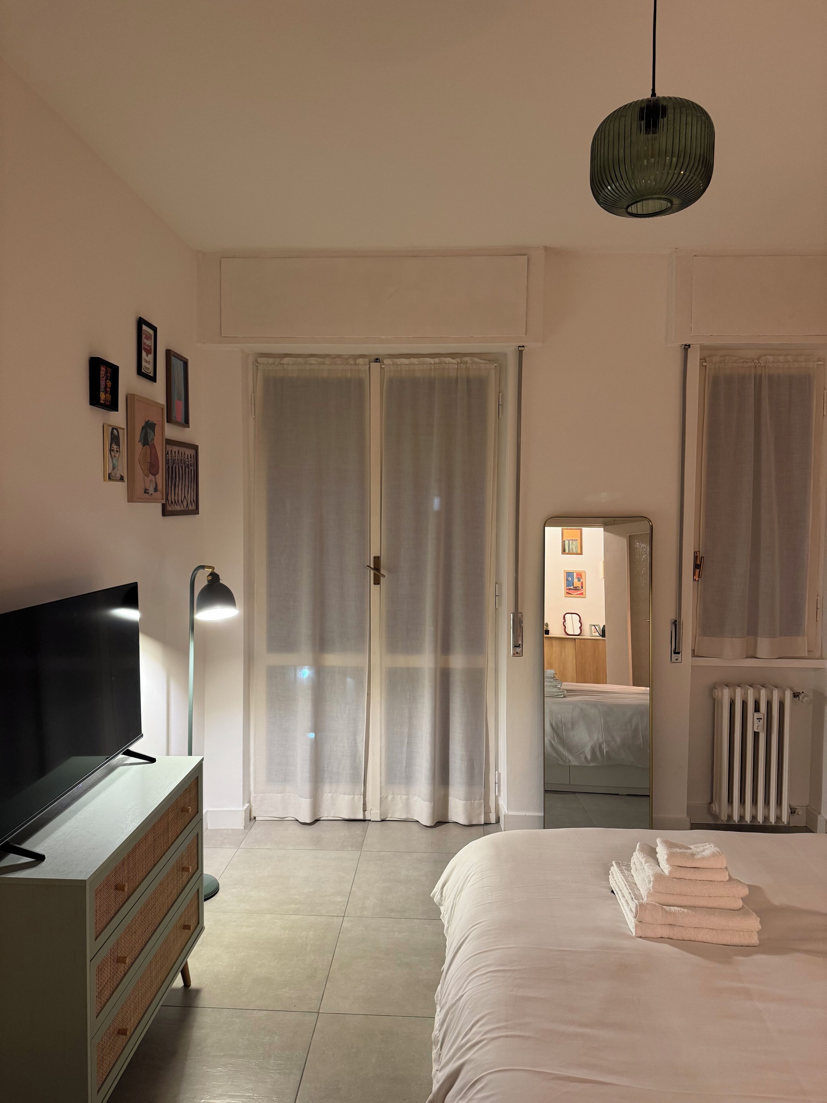 1 多间卧室、熨斗/熨衣板、WiFi、床单