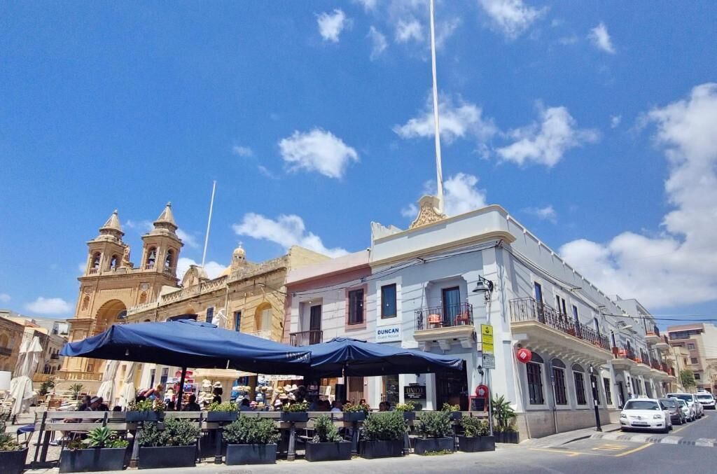 Fachada de la propiedad