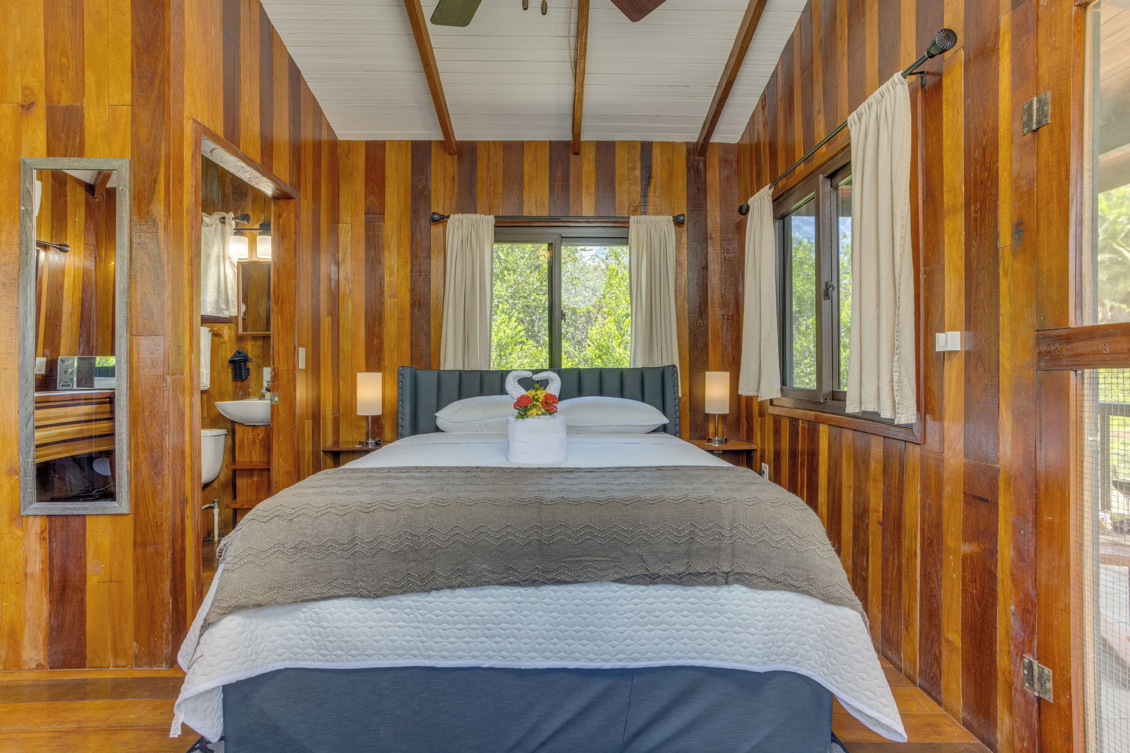 Premium Cabin, 1 Queen Bed, Jetted Tub, Garden View | In-room safe, iron/ironing board, free WiFi, bed sheets