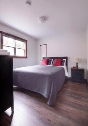 2 dormitorios, tabla de planchar con plancha, wifi gratis y ropa de cama