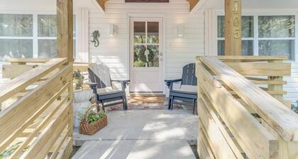 The Disco Mermaid Cottage, a short walk into downtown Ocean Springs.