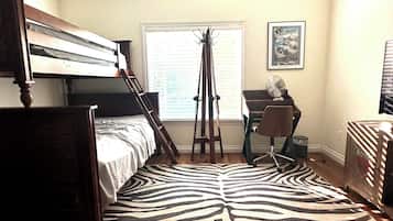 StrykjÀrn/strykbrÀda, wi-fi och sÀngklÀder