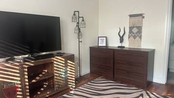 StrykjÀrn/strykbrÀda, wi-fi och sÀngklÀder