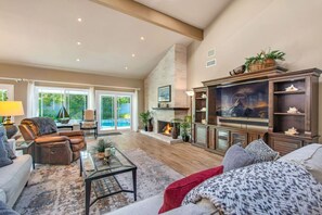 Télévision, cheminée