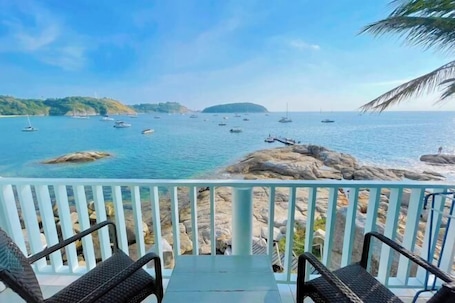 Habitación. Naiharn on the Rock Resort Phuket