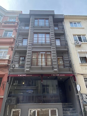 Front of property - The Galataport Cihangir Hotel (İstanbul)