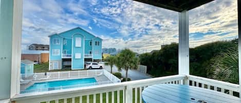 تناول الطعام بالخارج