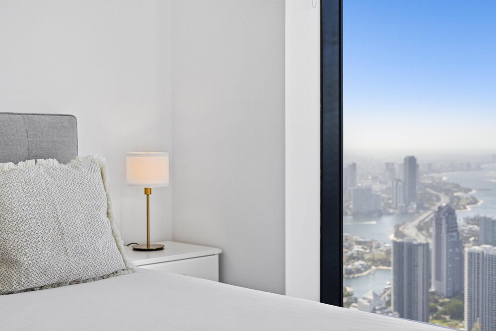 Picture of Luxury 2 Bedroom Sky Ocean Views Apartment - Q Stay - Gold Coast | Vrbo
