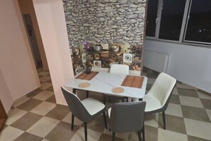 تناول الطعام