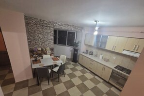 Dining - Apartament Matei (Timișoara)