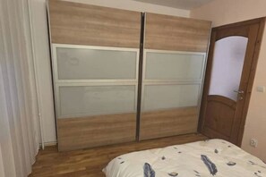 2 chambres, fer et planche Ă repasser, Wi-Fi, draps fournis