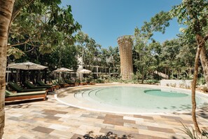 2 outdoor pools, pool umbrellas, pool loungers