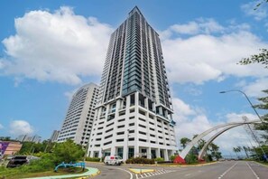 Unclassified image, 2 of 21, button - Bay Suites Premier Suites Kota Kinabalu (Kota Kinabalu)