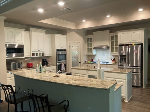 LAKE HOUSE on Richland Chambers.  3br 3 bath with boat dock.  Secluded property 