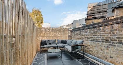 Fulham Luxury 1-Bed with Sunny Patio