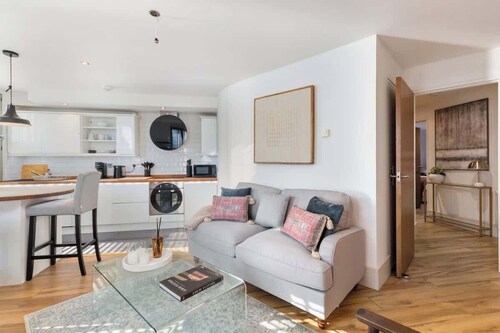 Modern 1-bed near Fulham Broadway