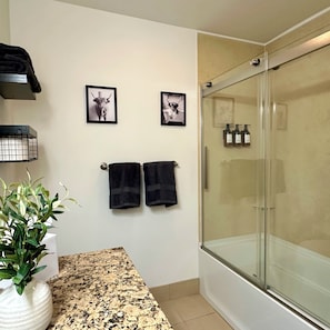 Shower, hair dryer, towels, soap - 2BR/2BA Retreat Near Sun Valley · Pool & Hot Tub (Hailey)