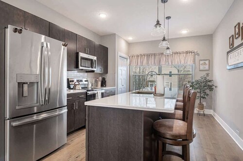 Trendy Townhouse in Midtown Omaha|Rooftop Retreat