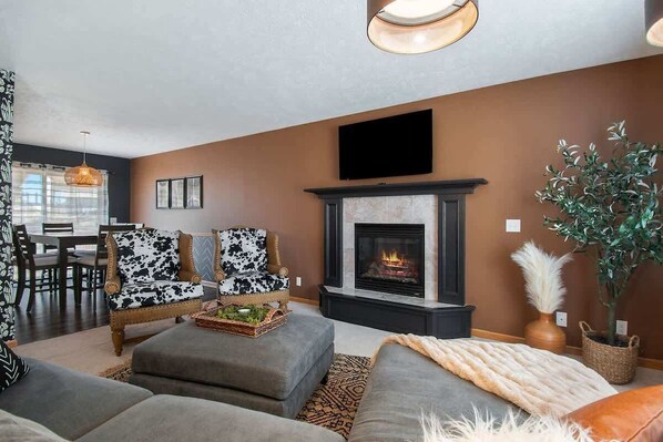 TV, fireplace, offices