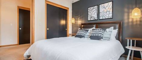 4 bedrooms, WiFi, bed sheets