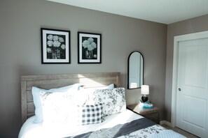 3 chambres, fer et planche à repasser, Wi-Fi, draps fournis