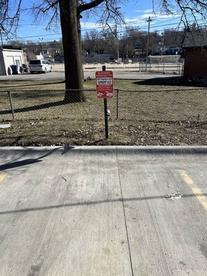 Property grounds - Poppleton Place - Central Omaha, Zoo, CHI Nearby (Omaha)