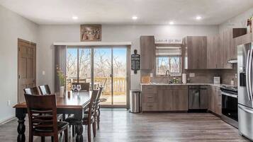 KylskÄp, mikrovÄgsugn, ugn och spishÀll