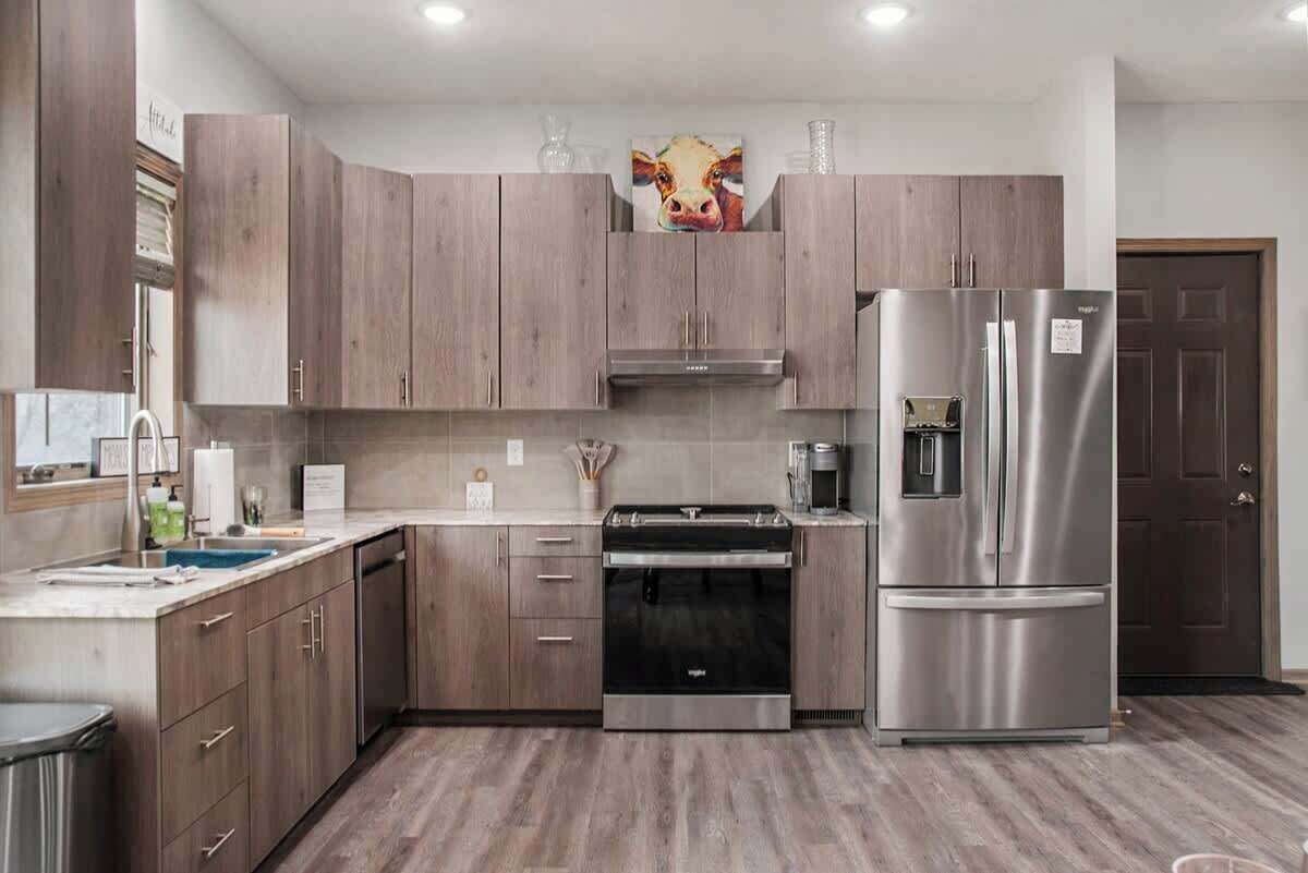 ثلاجة، ميكروويف، فرن، موقد طهي مسطح