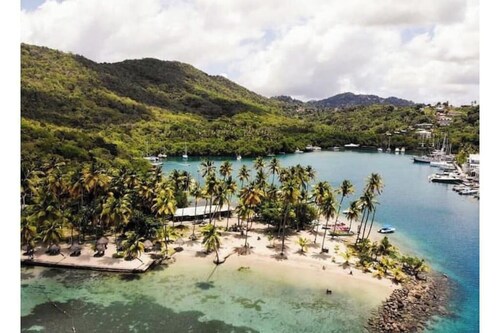 #4 Bayview: Waterfront Villa