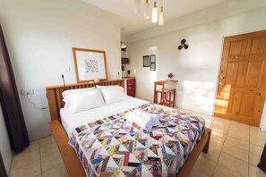 1 bedroom, Internet, bed sheets - Irie Heights Oceanview (Gros Islet)