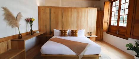 Grand Room, Balcony, City View | Minibar, in-room safe, desk, laptop workspace