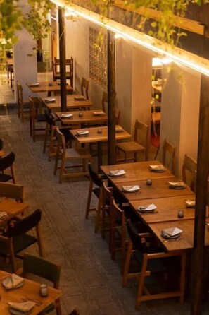 Lunch, dinner and brunch served - Casa Almamía (Mexico City)