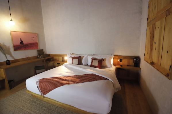 In-room safe, desk, laptop workspace, iron/ironing board
