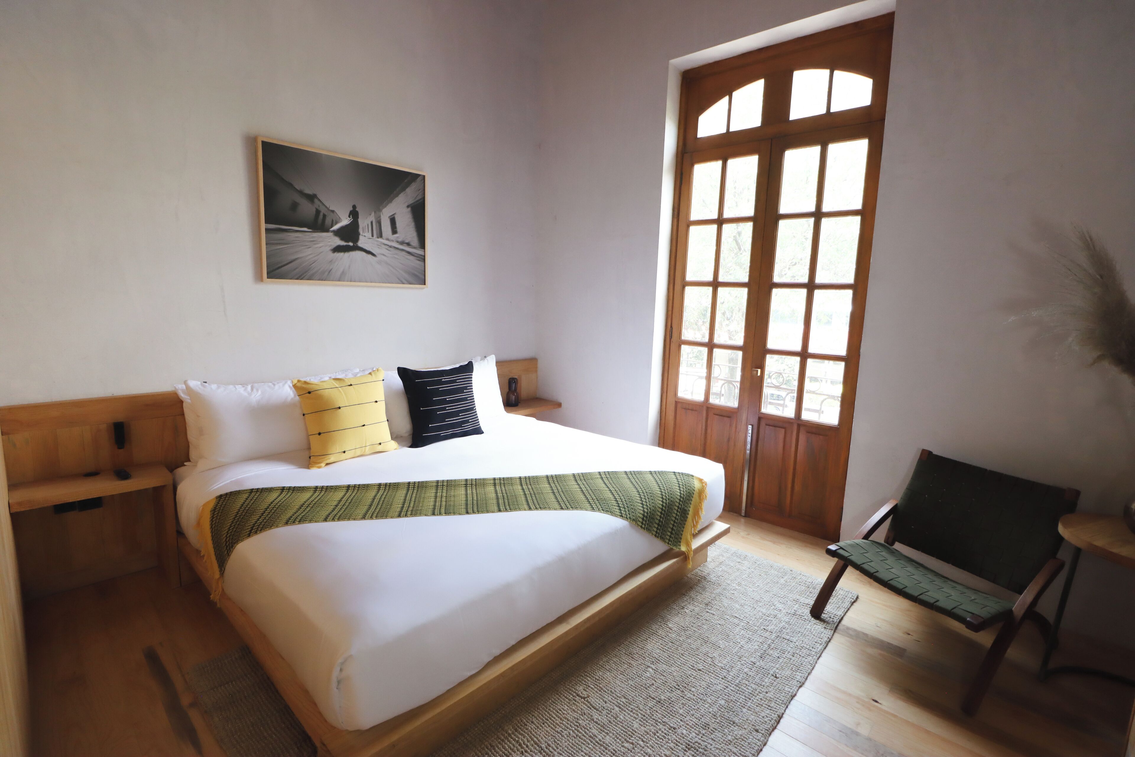 Svit Standard - balkong | Minibar, värdeförvaringsskåp på rummet och skrivbord