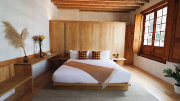 Grand Room, Balcony, City View | Minibar, in-room safe, desk, laptop workspace