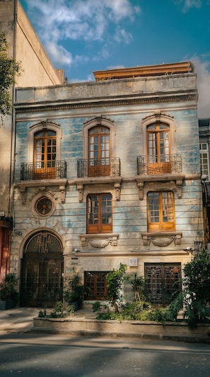 Front of property - Casa Almamía (Mexico City)