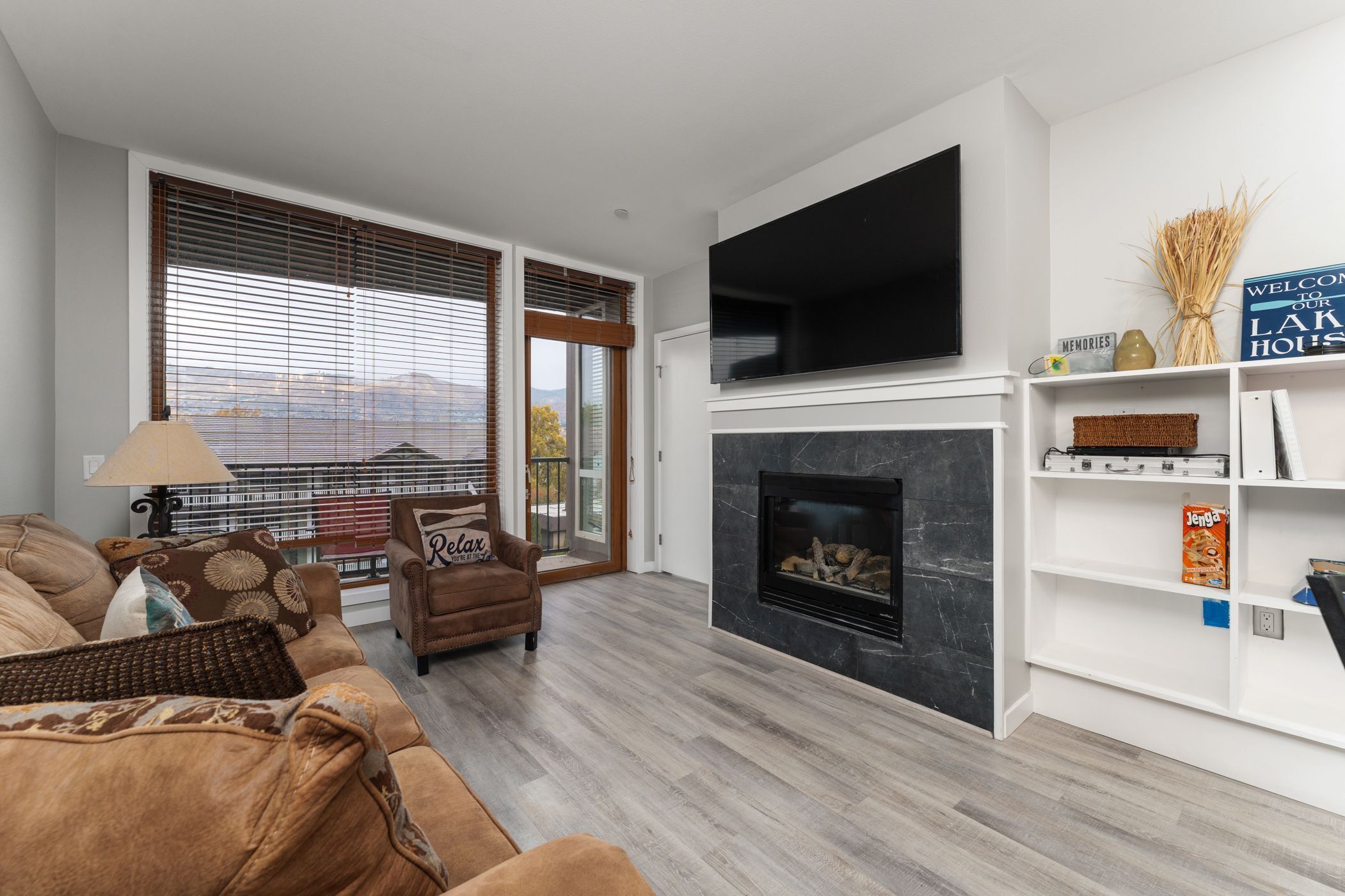 Télévision, cheminée