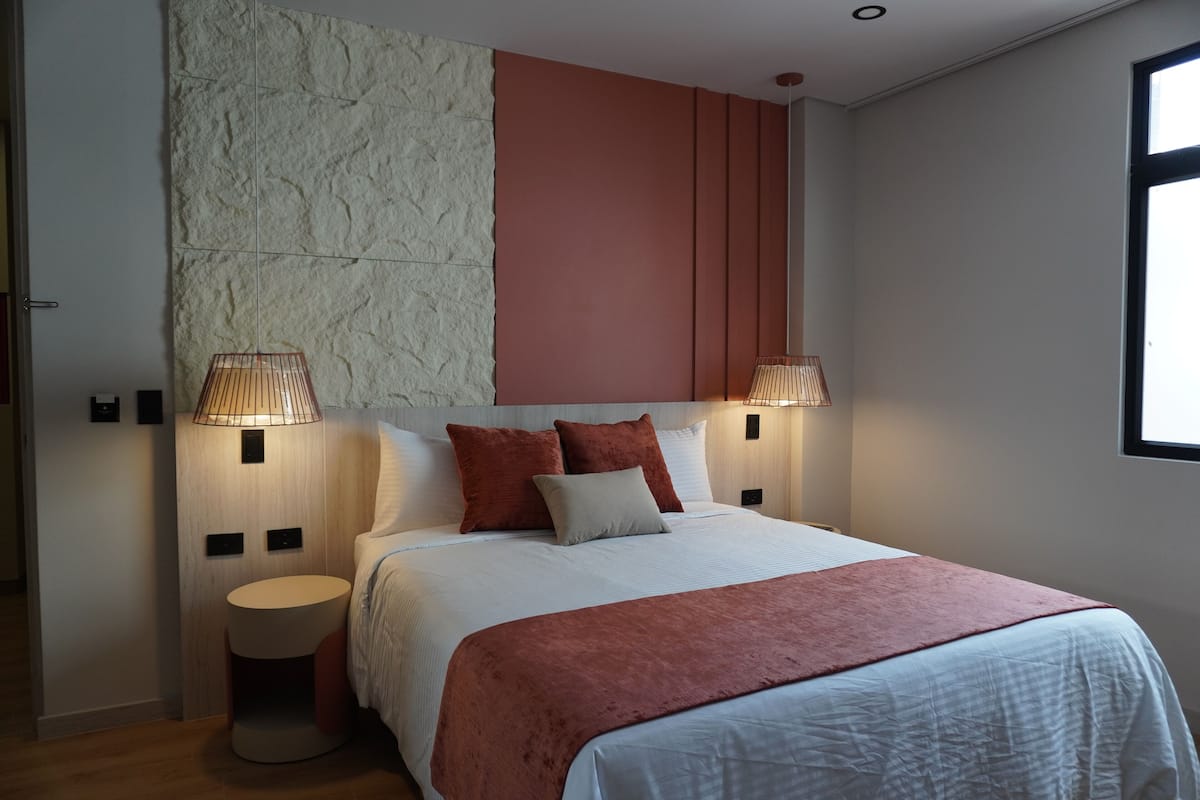 Chambre Ălite, patio | Coffre-fort, bureau, espace de travail pour ordinateurs portables