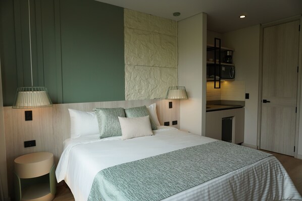 In-room safe, desk, laptop workspace, free WiFi