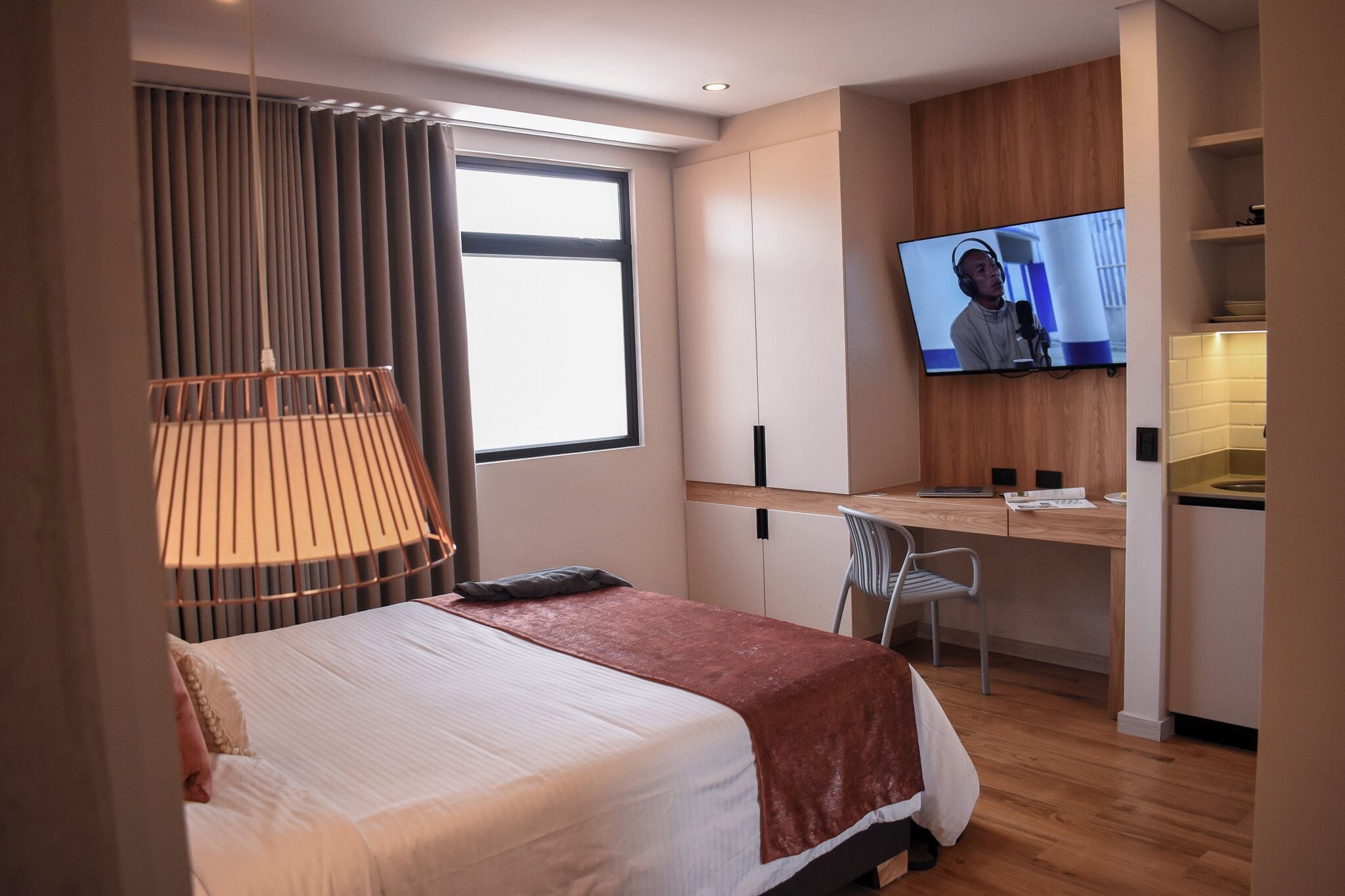 Phòng Tiêu chuẩn | Minibar, két bảo mật tại phòng, bàn 