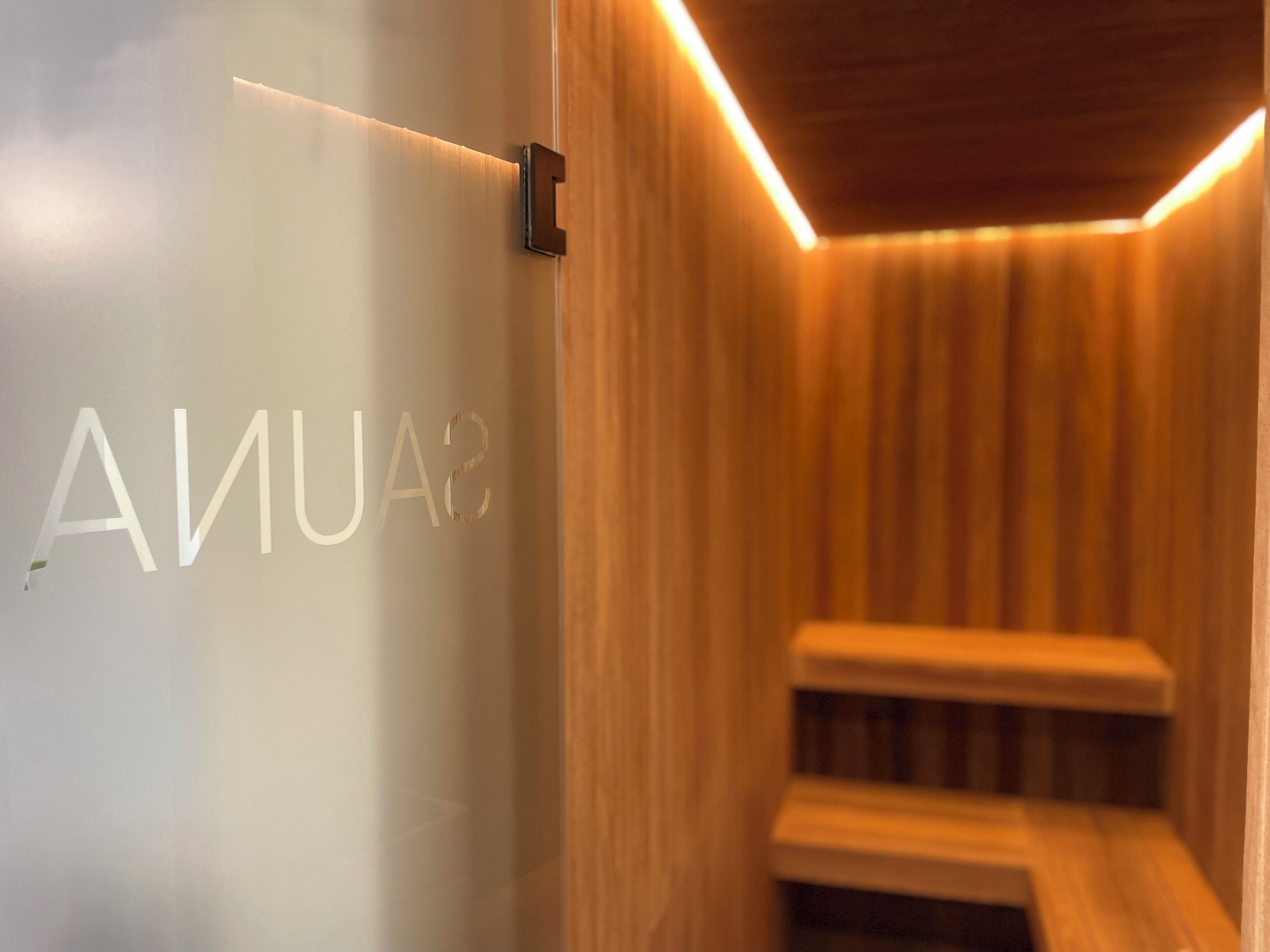 사우나, 온수 욕조, 스팀룸, 딥티슈 마사지, 마사지 서비스